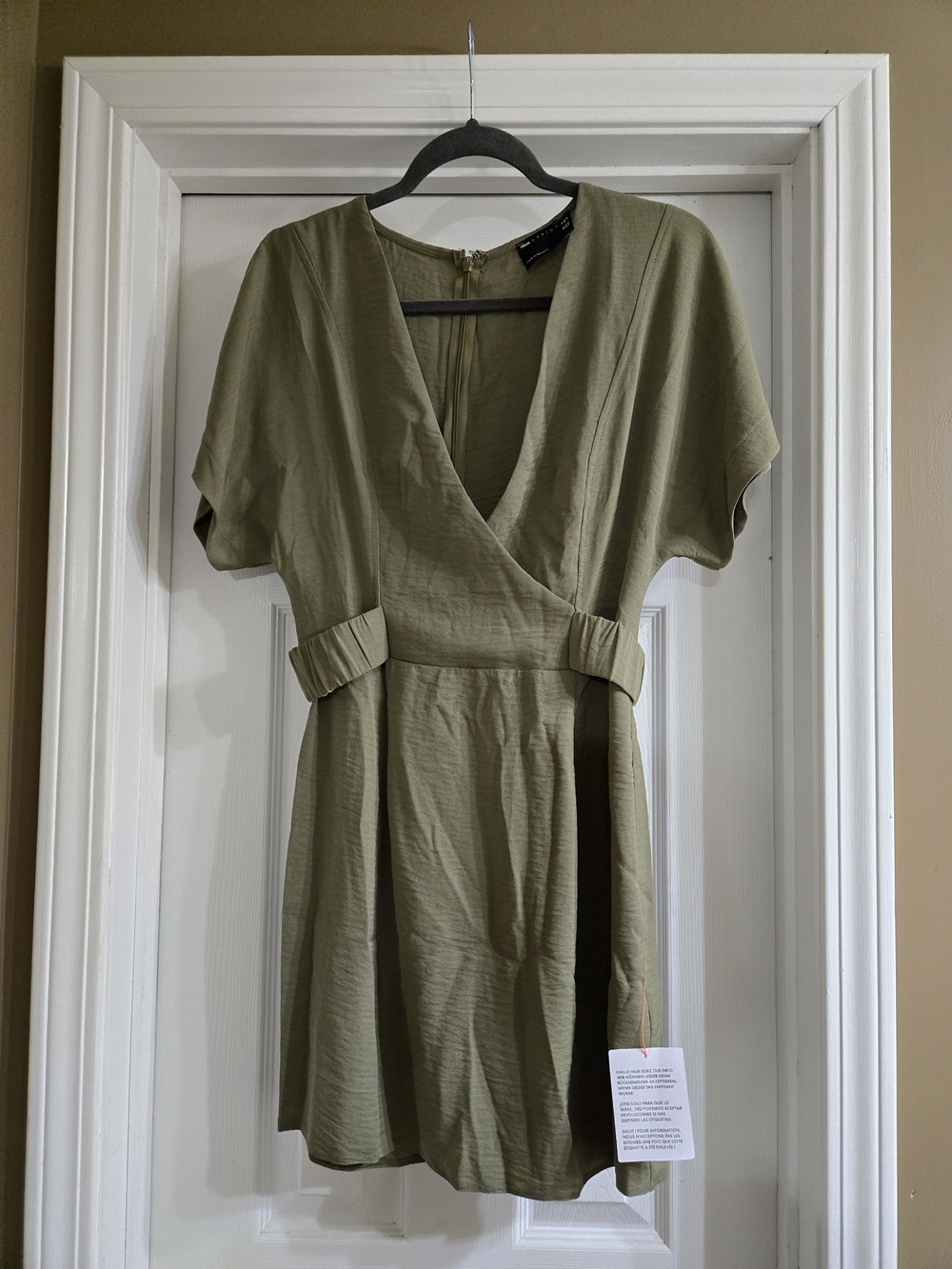 NWT ASOS Designs Olive Short Sleeve Dress Size 8 Medium